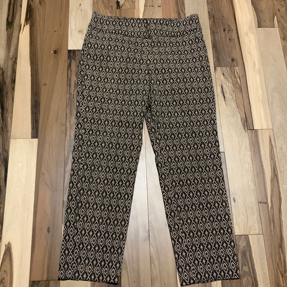Ruby Rd. black & tan tribal print Capri pants